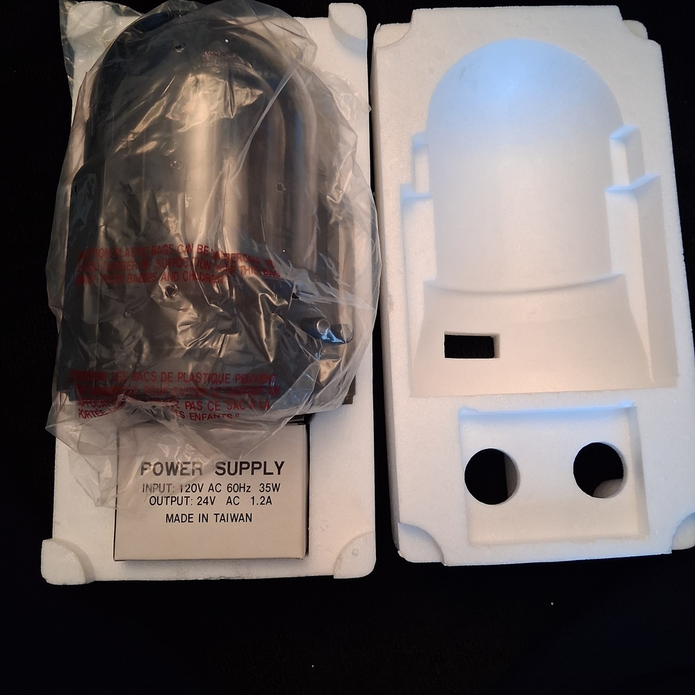 Black Plasma Ball Lamp - Picture 4 of 8